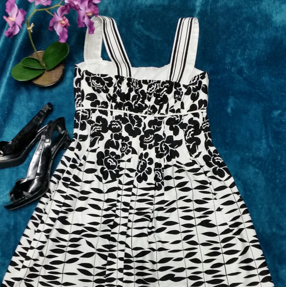 Robbie Bee Dress - Picture 3 of 7